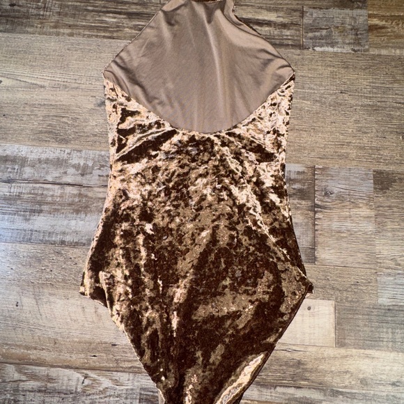 House of Harlow 1960 x Revolve Crushed Velvet Halter Bodysuit Brown XS - Picture 7 of 7